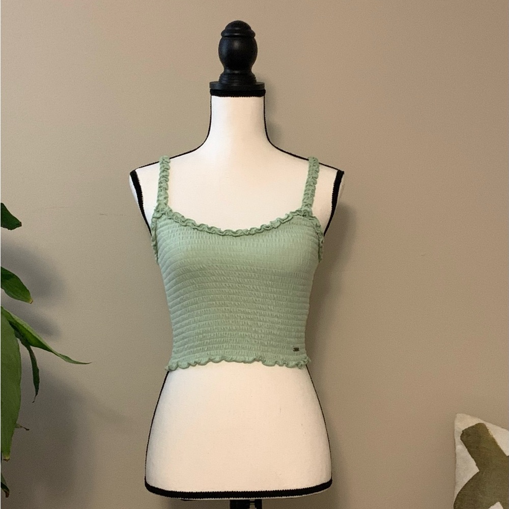 D O N A T E D 
Hollister Mint Ribbed Top sz sm euc B64